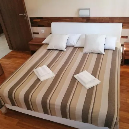 Center شقة سبليت