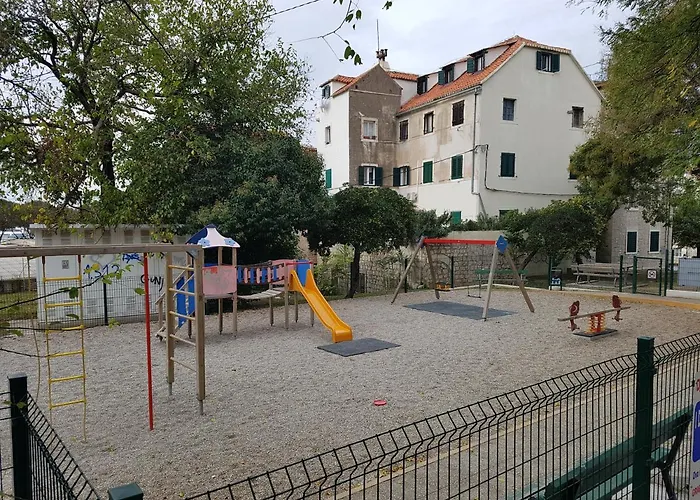 Center * スプリト