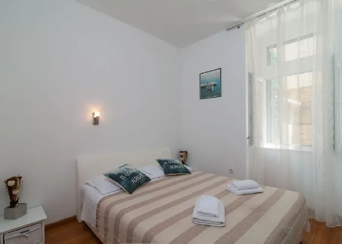 アパート Center *